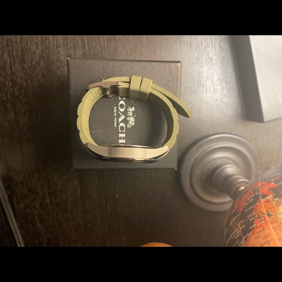 Mens olive Coach sports watch. - Picture 9 of 9